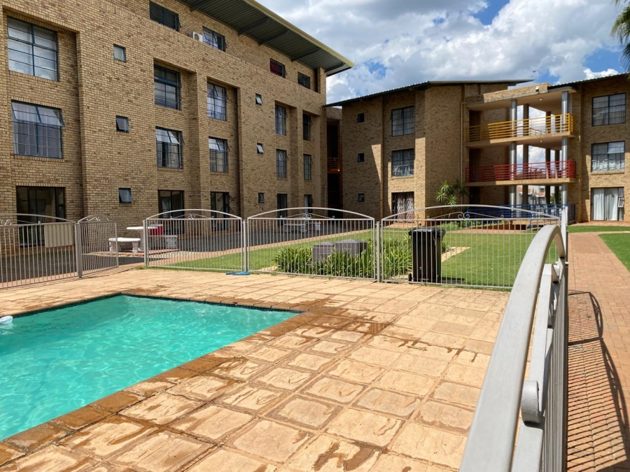 2 Bedroom Property for Sale in Kannoniers Park North West